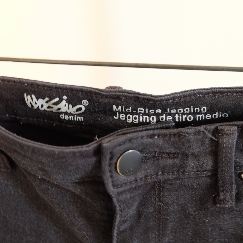 Mossimo - Picture 4 of 7